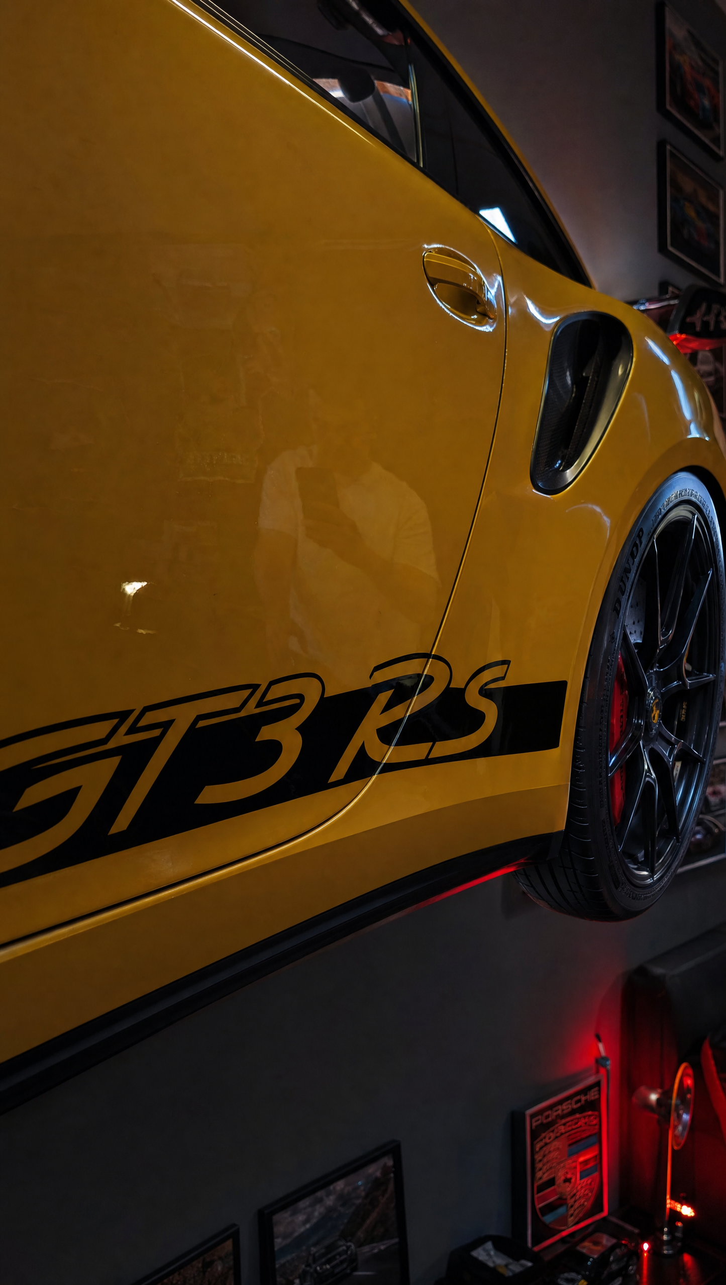 Side profile and wheel detail
