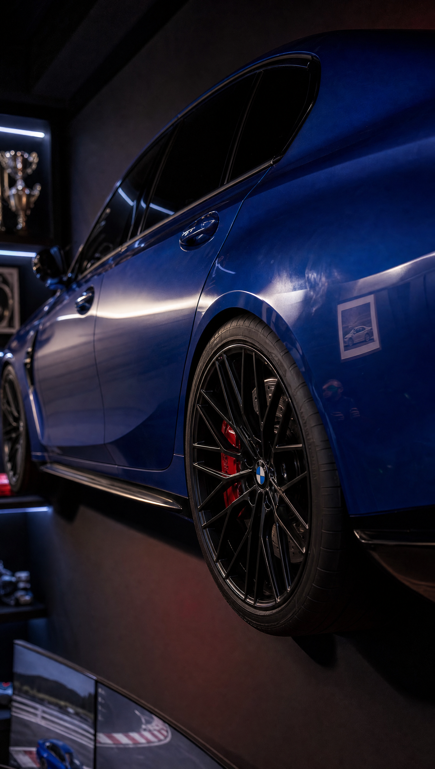 Side profile and wheel detail