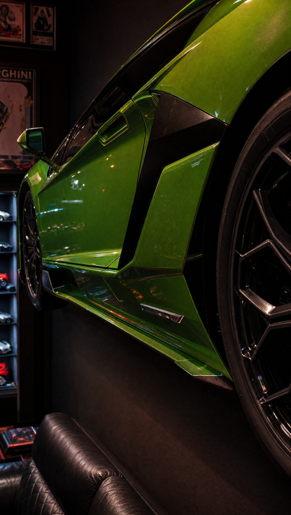 Side profile and wheel detail
